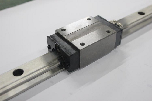 直線導(dǎo)軌選購指南，打造穩(wěn)定工業(yè)生產(chǎn)線！